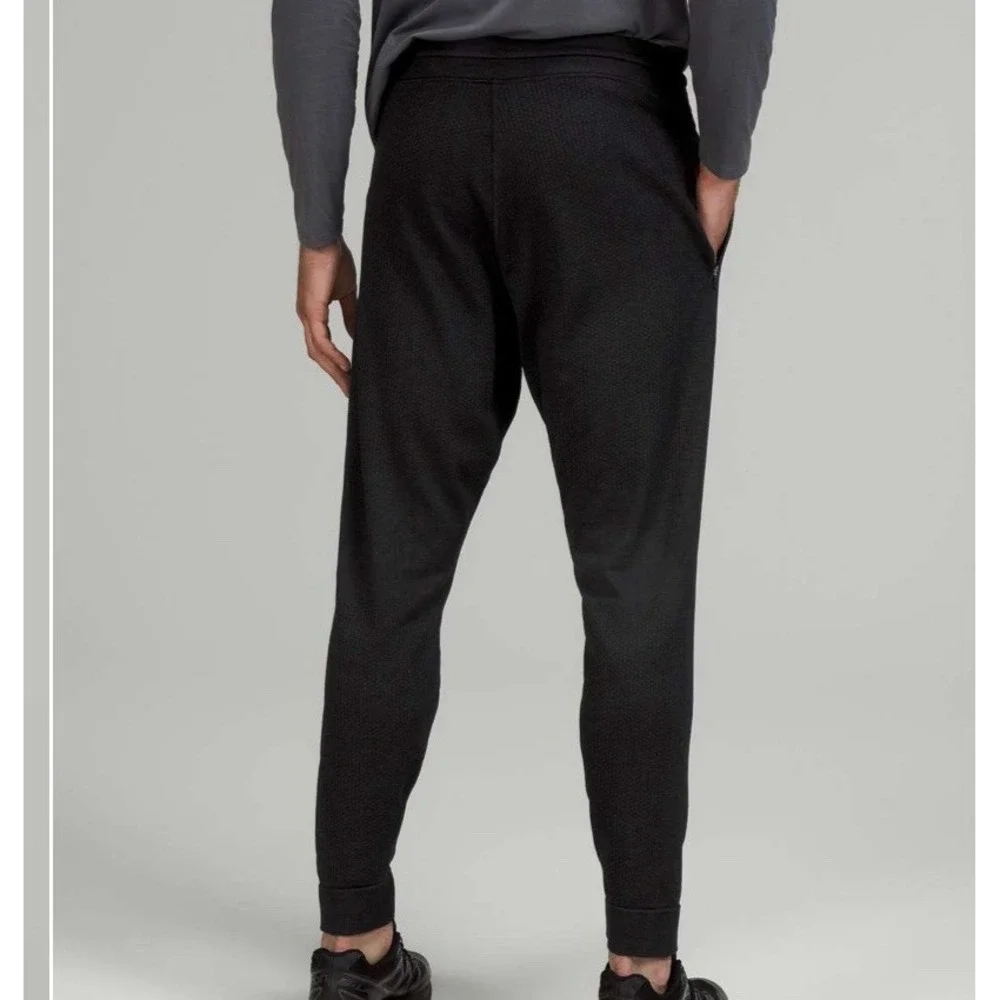 Lululemon Men's Engineered Warmth Jogger Merino Wool Blend Black Size S Stretch - Picture 2 of 15